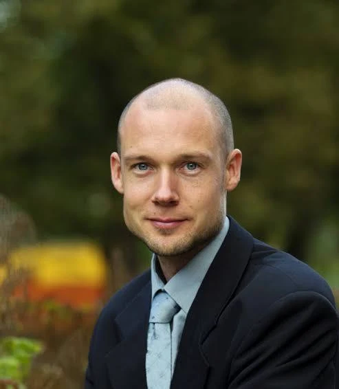 Alt text for Image 1